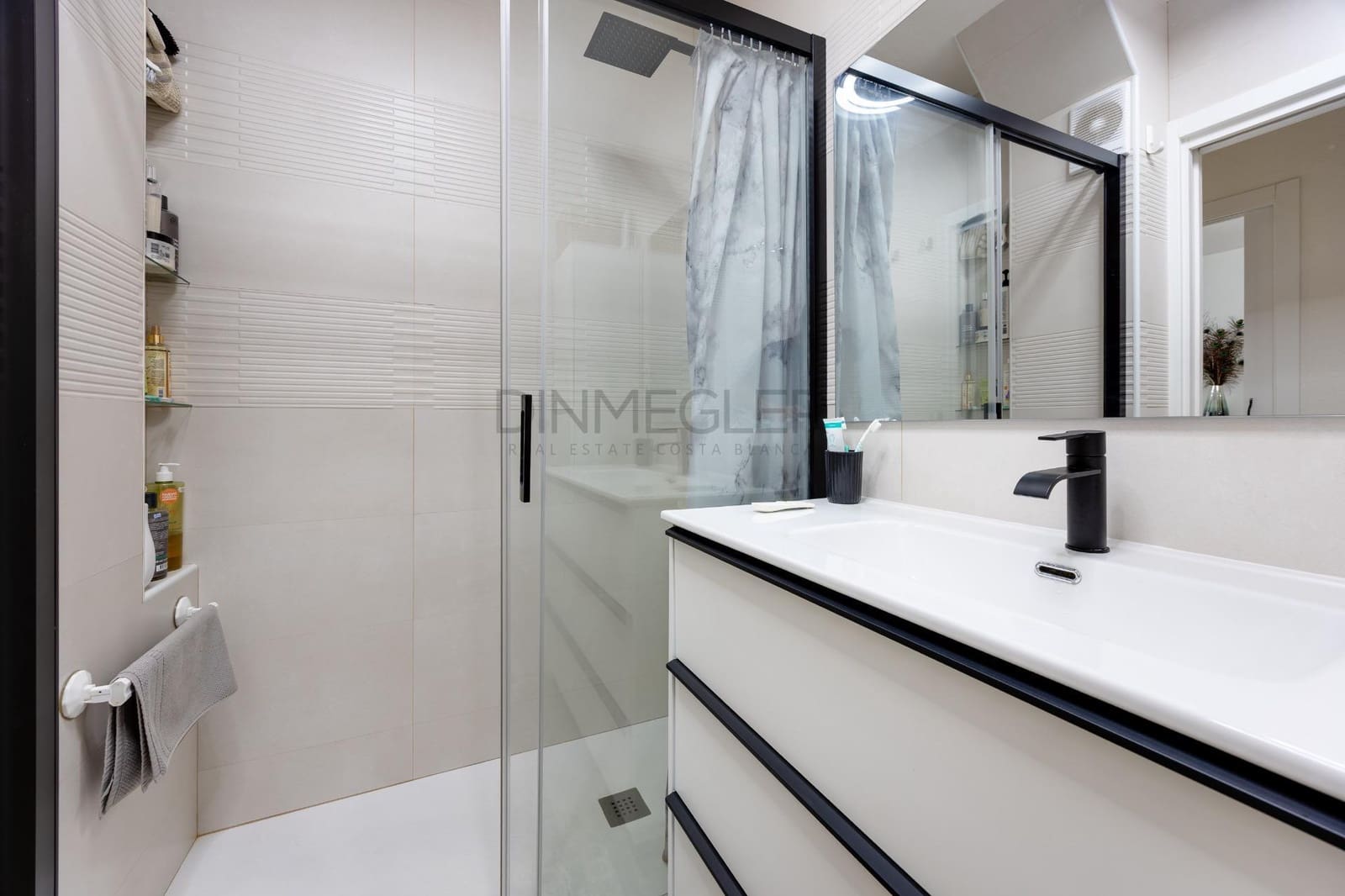 2 bedroom Penthouse for sale in Torrevieja - € 190,000 (Ref: 10098420)