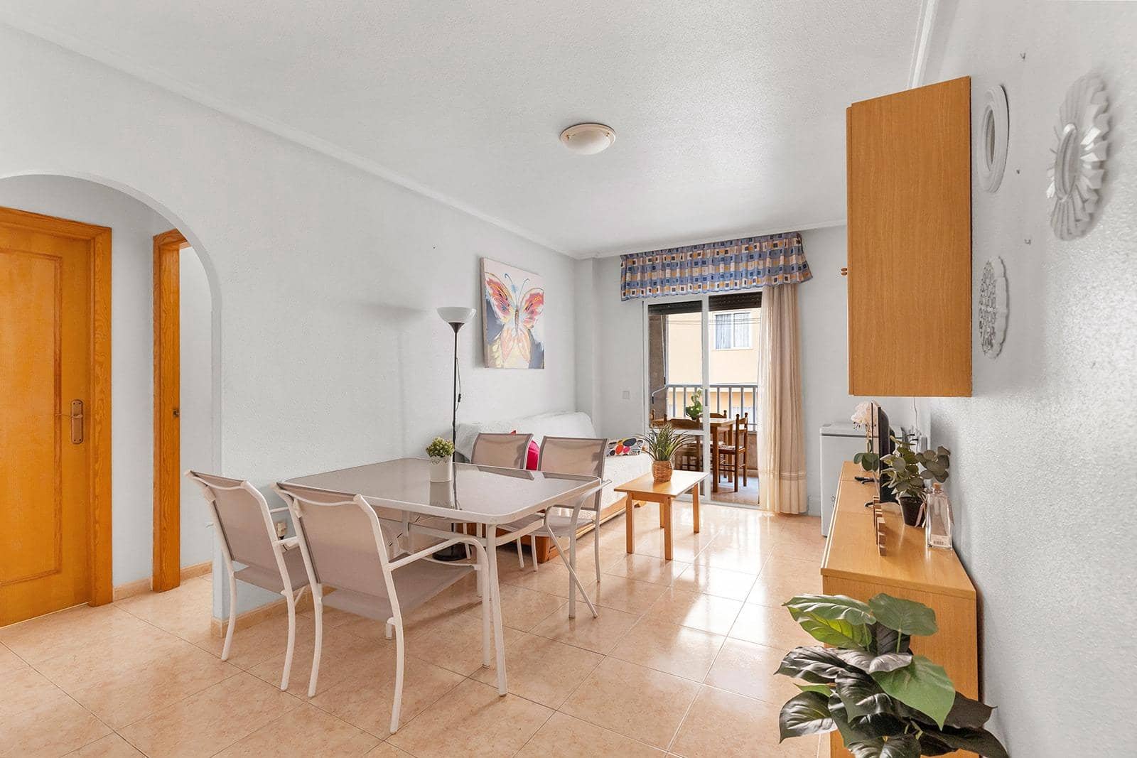 Piso de 2 habitaciones en Torrevieja en venta con piscina - 127.000 € (Ref: 10102620)