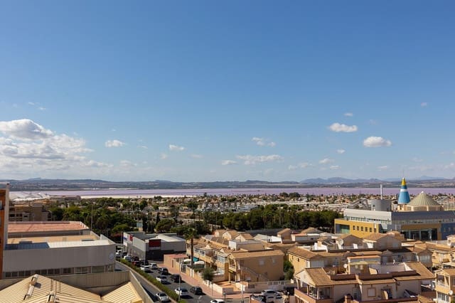 Piso de 2 habitaciones en Centro, Torrevieja en venta con piscina - 127.000 € (Ref: 10102620)