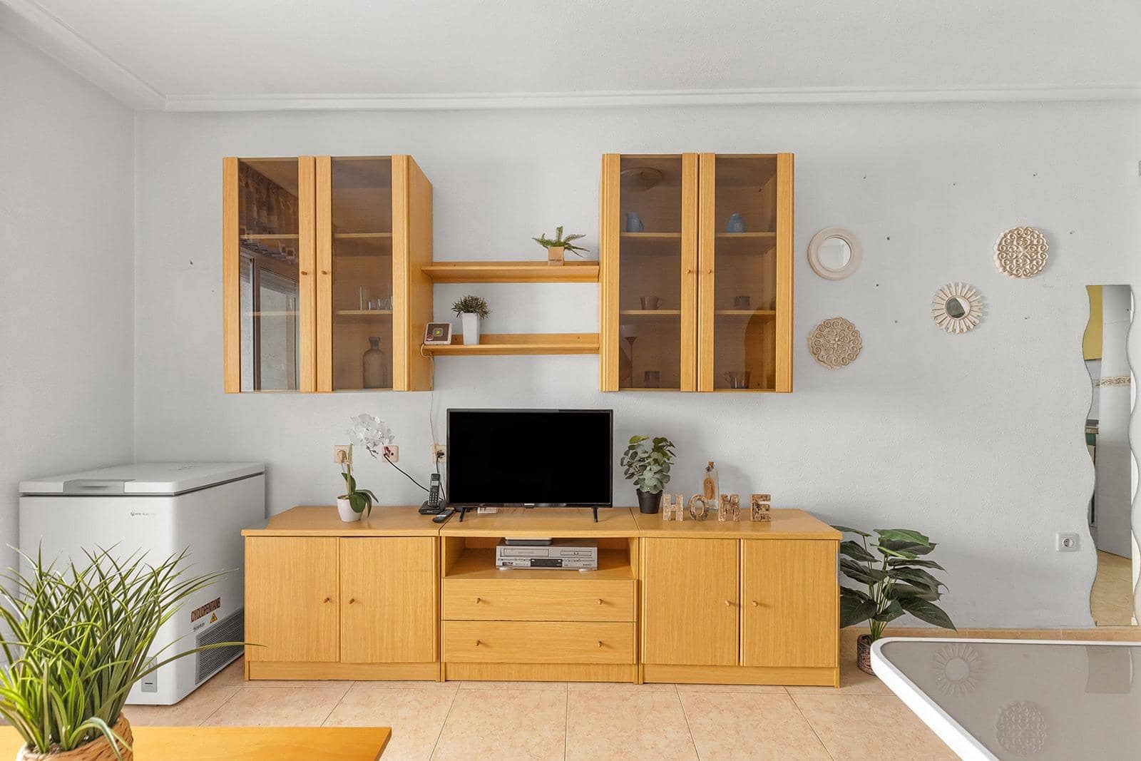 Piso de 2 habitaciones en Torrevieja en venta con piscina - 127.000 € (Ref: 10102620)