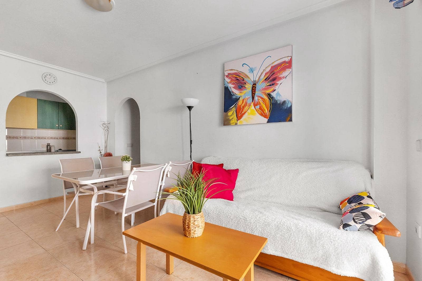 Piso de 2 habitaciones en Torrevieja en venta con piscina - 127.000 € (Ref: 10102620)