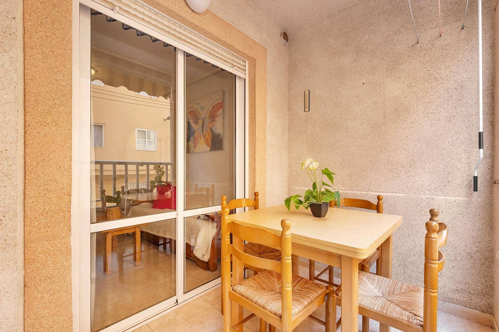 Piso de 2 habitaciones en Torrevieja en venta con piscina - 127.000 € (Ref: 10102620)
