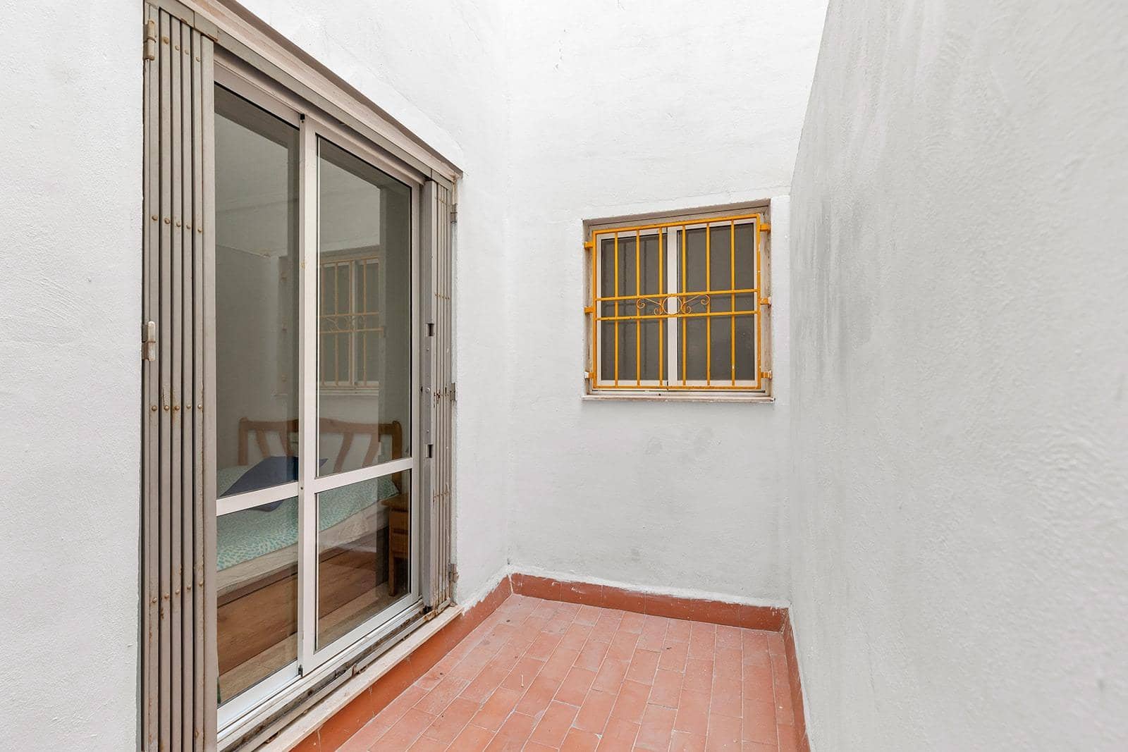 Piso de 2 habitaciones en Torrevieja en venta con piscina - 127.000 € (Ref: 10102620)