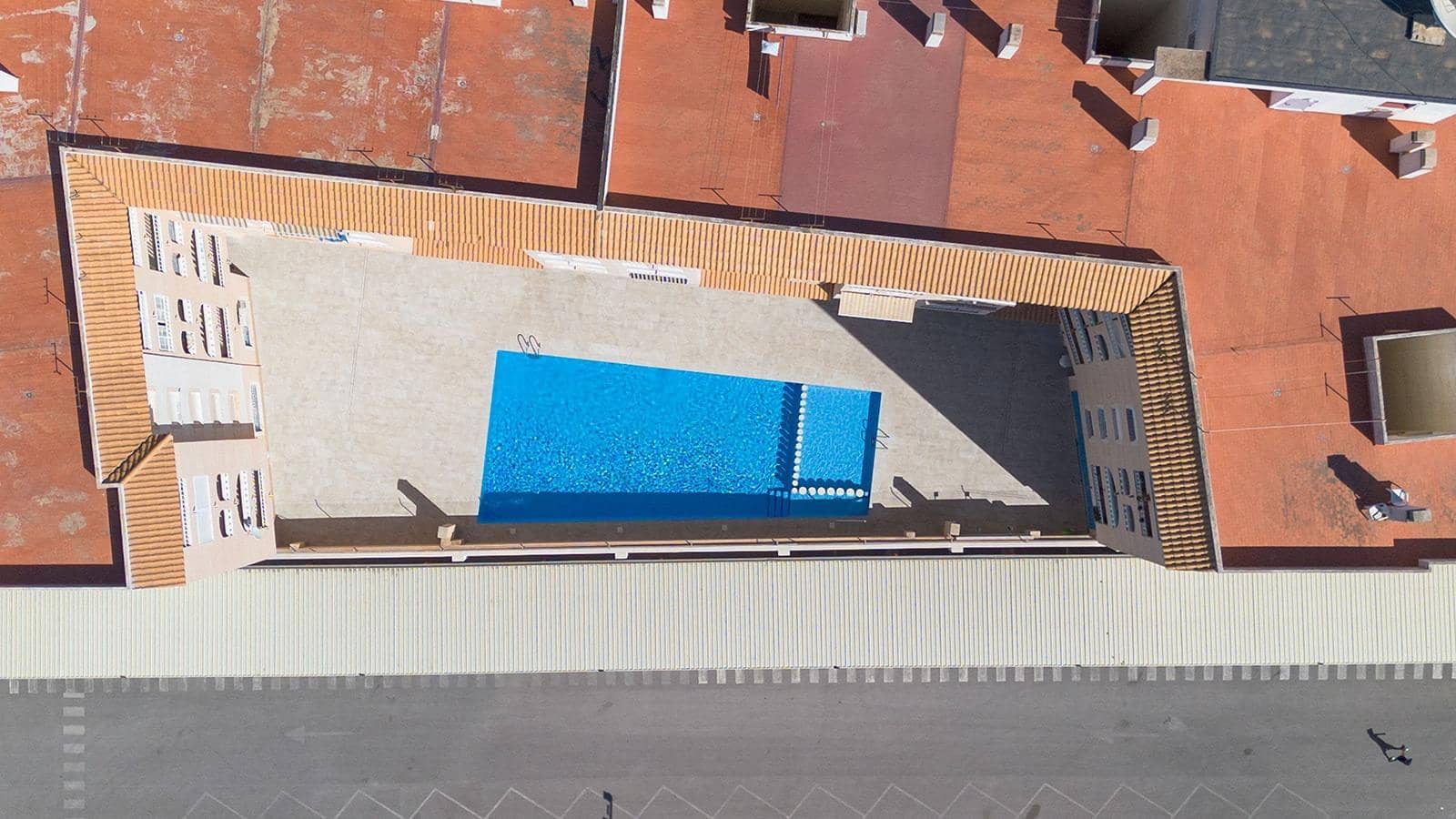 Piso de 2 habitaciones en Torrevieja en venta con piscina - 127.000 € (Ref: 10102620)