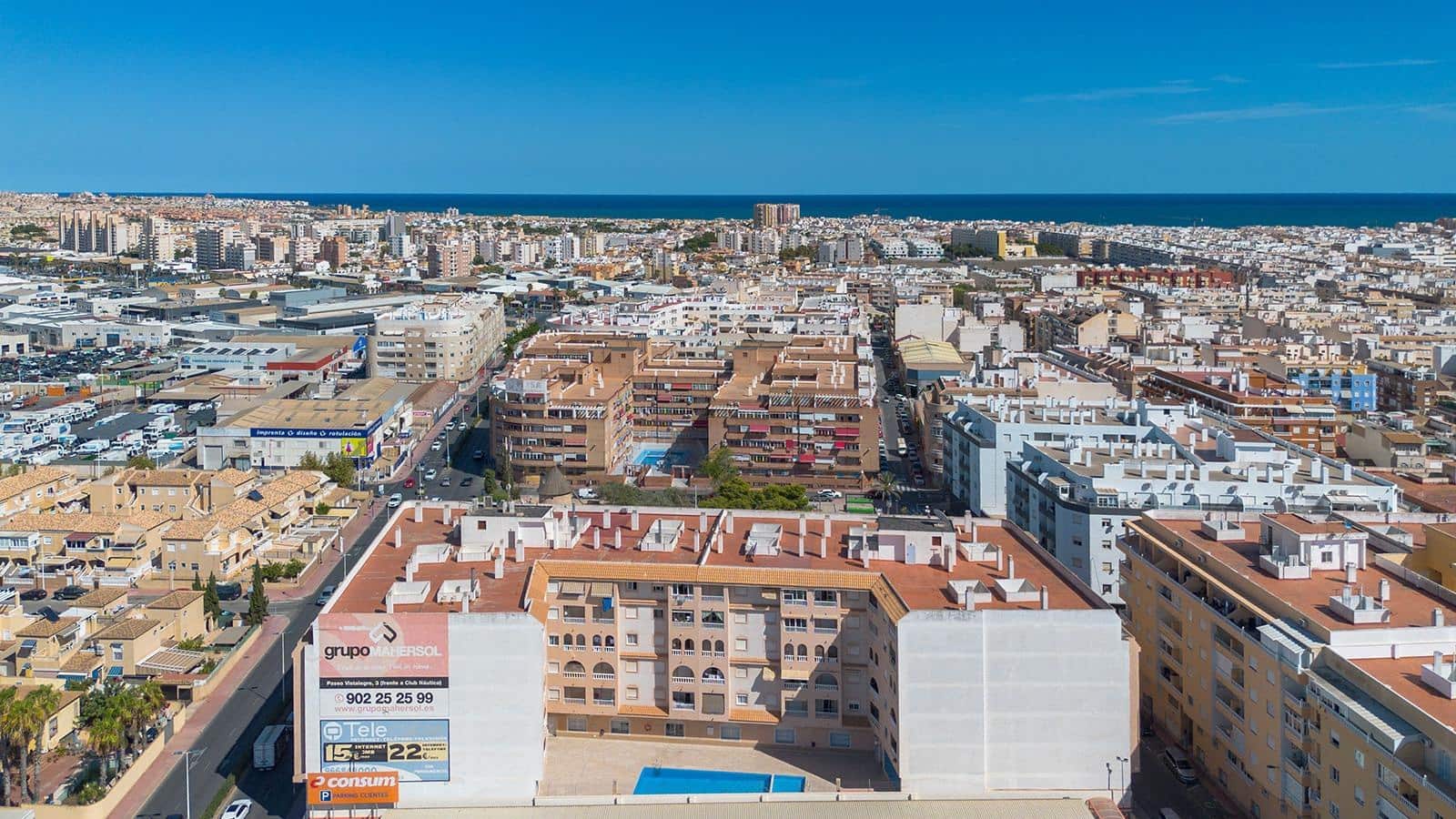 Piso de 2 habitaciones en Torrevieja en venta con piscina - 127.000 € (Ref: 10102620)