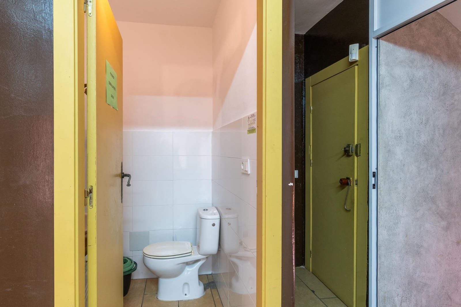 Erhverv til salg i Torrevieja - € 240.000 (Ref: 10132024)