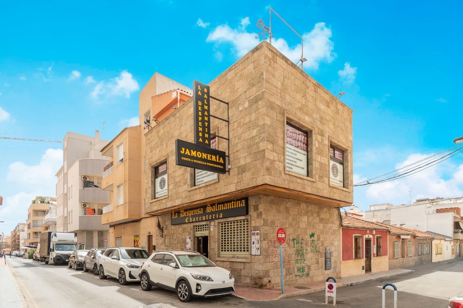 Erhverv til salg i Torrevieja - € 240.000 (Ref: 10132024)