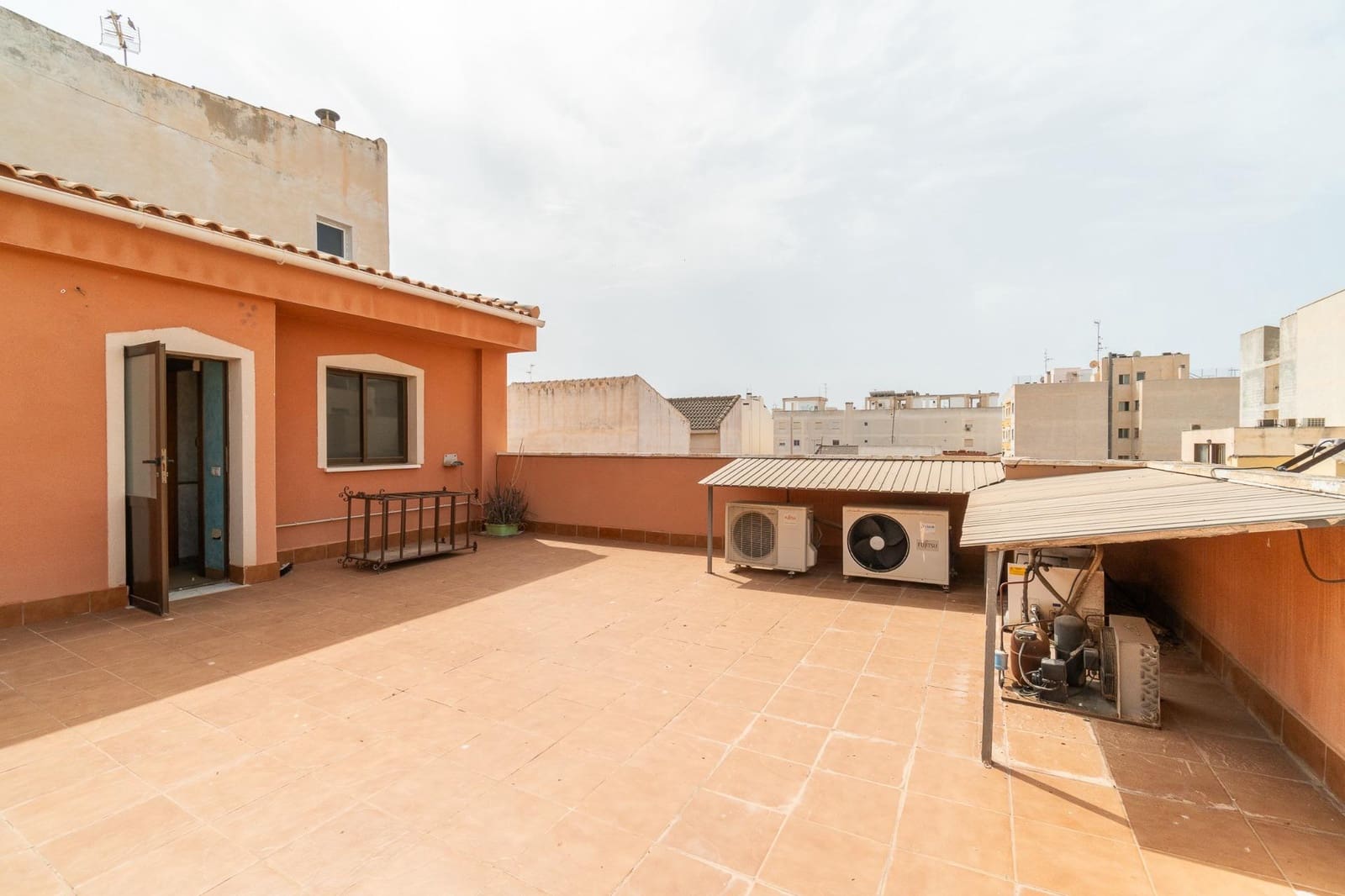 Erhverv til salg i Torrevieja - € 240.000 (Ref: 10132024)