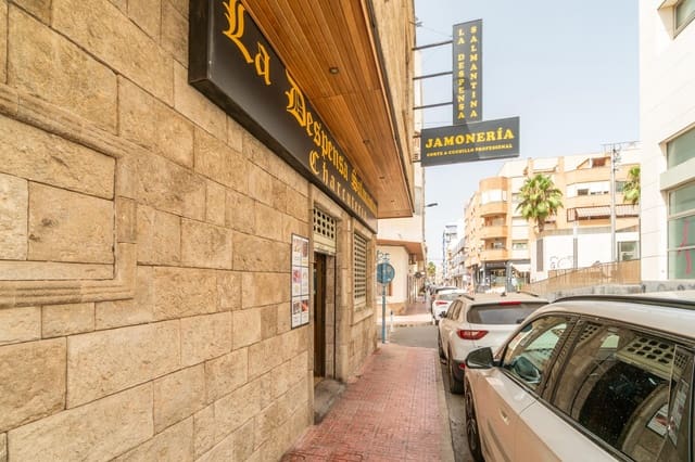 Local Commercial à vendre à Torrevieja - 240 000 € (Ref: 10132024)