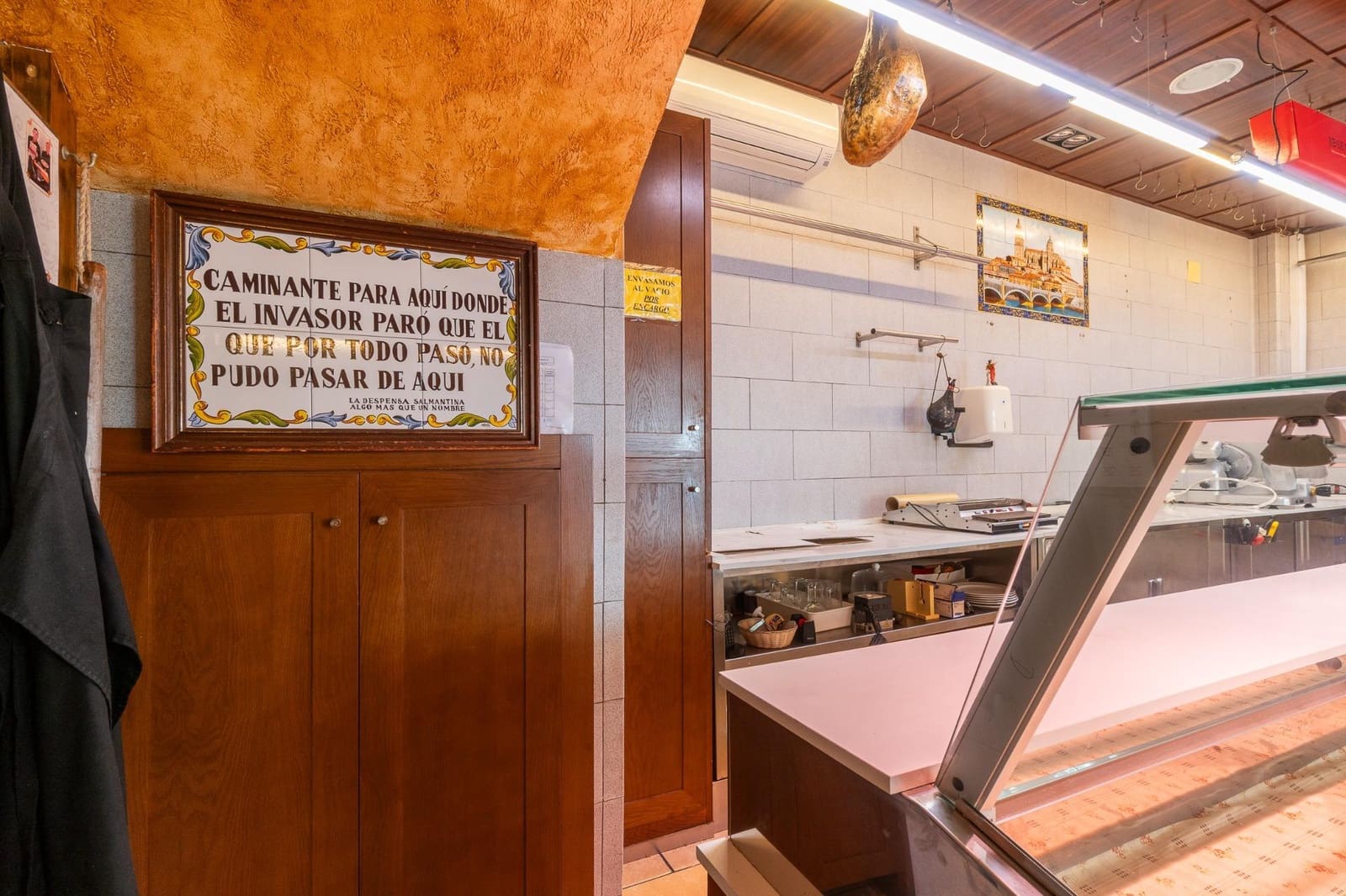 Erhverv til salg i Torrevieja - € 240.000 (Ref: 10132024)