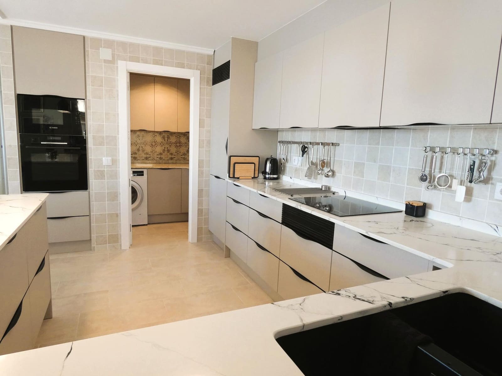2 bedroom Apartment for sale in Torrevieja with pool - € 339,000 (Ref: 10155289)