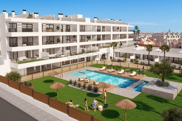 Adosado de 3 habitaciones en Los Frutales, Torrevieja en venta con piscina garaje - 589.900 € (Ref: 10177165)