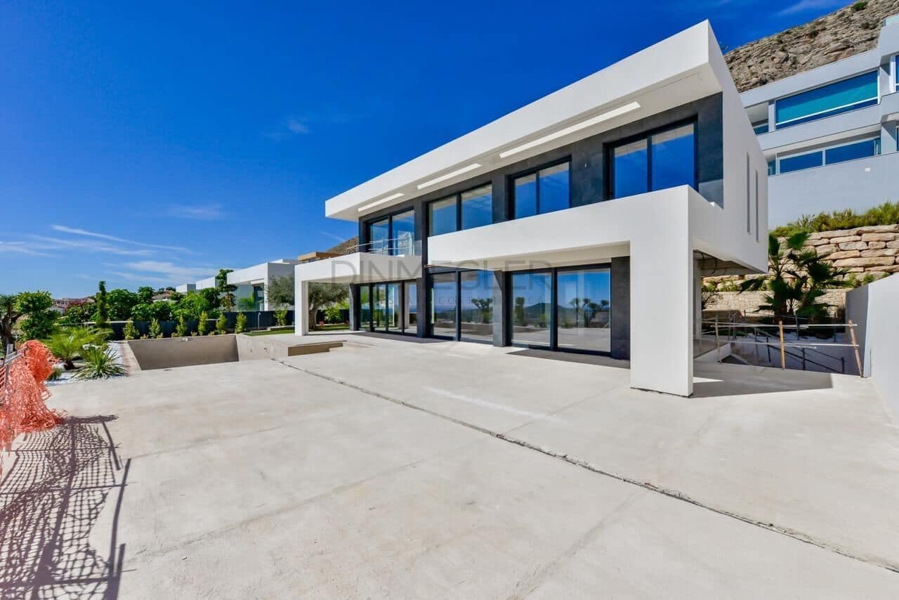 8 bedroom Villa for sale in Finestrat with garage - € 4,450,000 (Ref: 7618286)