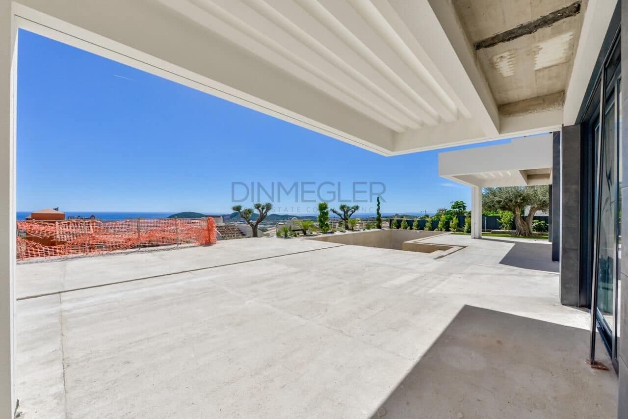 8 bedroom Villa for sale in Finestrat with garage - € 4,450,000 (Ref: 7618286)