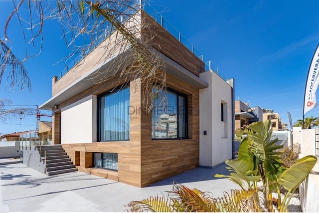 4 soverom Villa til salgs i Torrevieja med svømmebasseng - € 940 000 (Ref: 8572396)