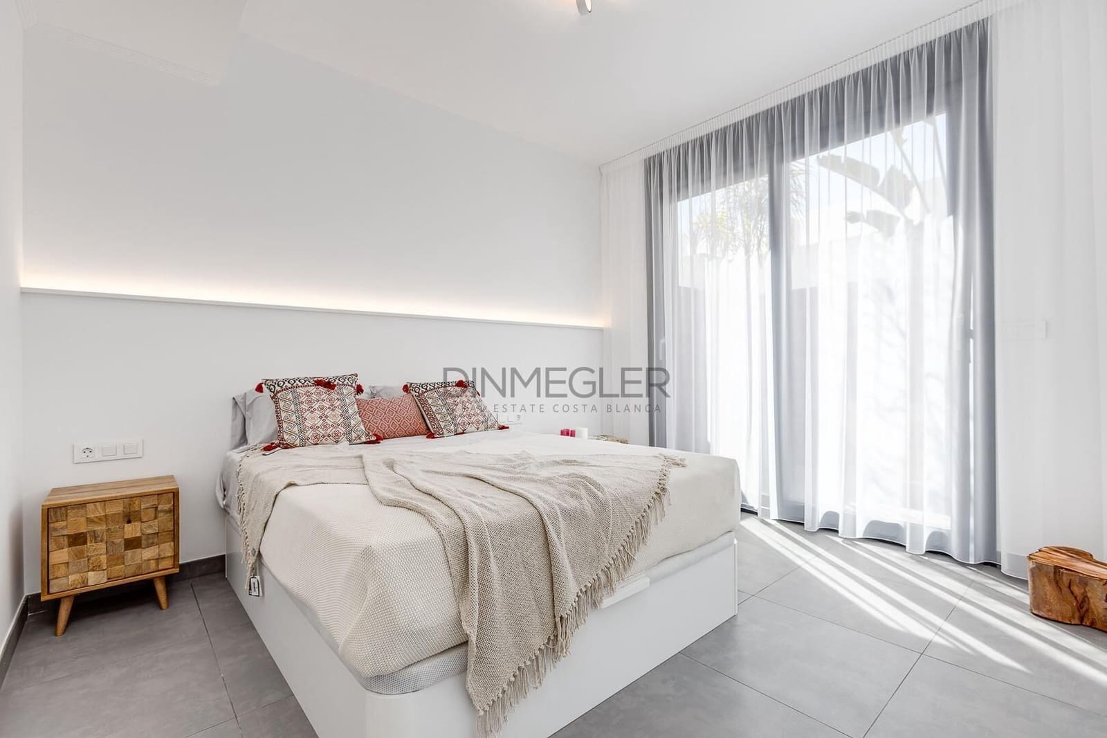 4 chambre Villa/Maison à vendre à Torrevieja avec piscine - 940 000 € (Ref: 8572396)