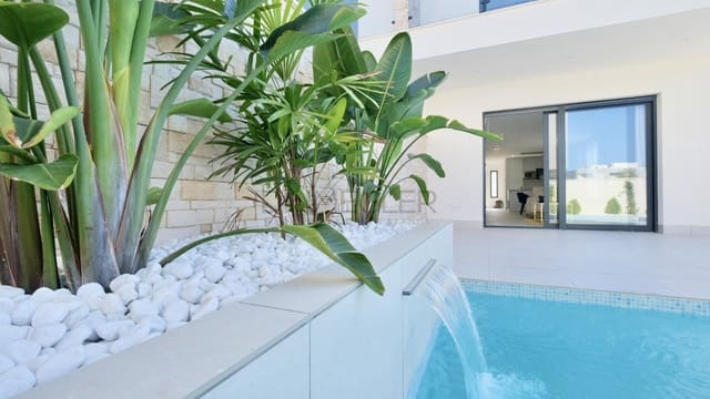 4 slaapkamer Halfvrijstaande villa te koop in Guardamar del Segura met zwembad - € 507.050 (Ref: 8646033)