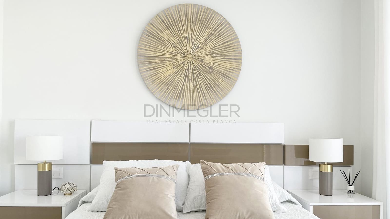 4 slaapkamer Halfvrijstaande villa te koop in Guardamar del Segura met zwembad - € 507.050 (Ref: 8646033)