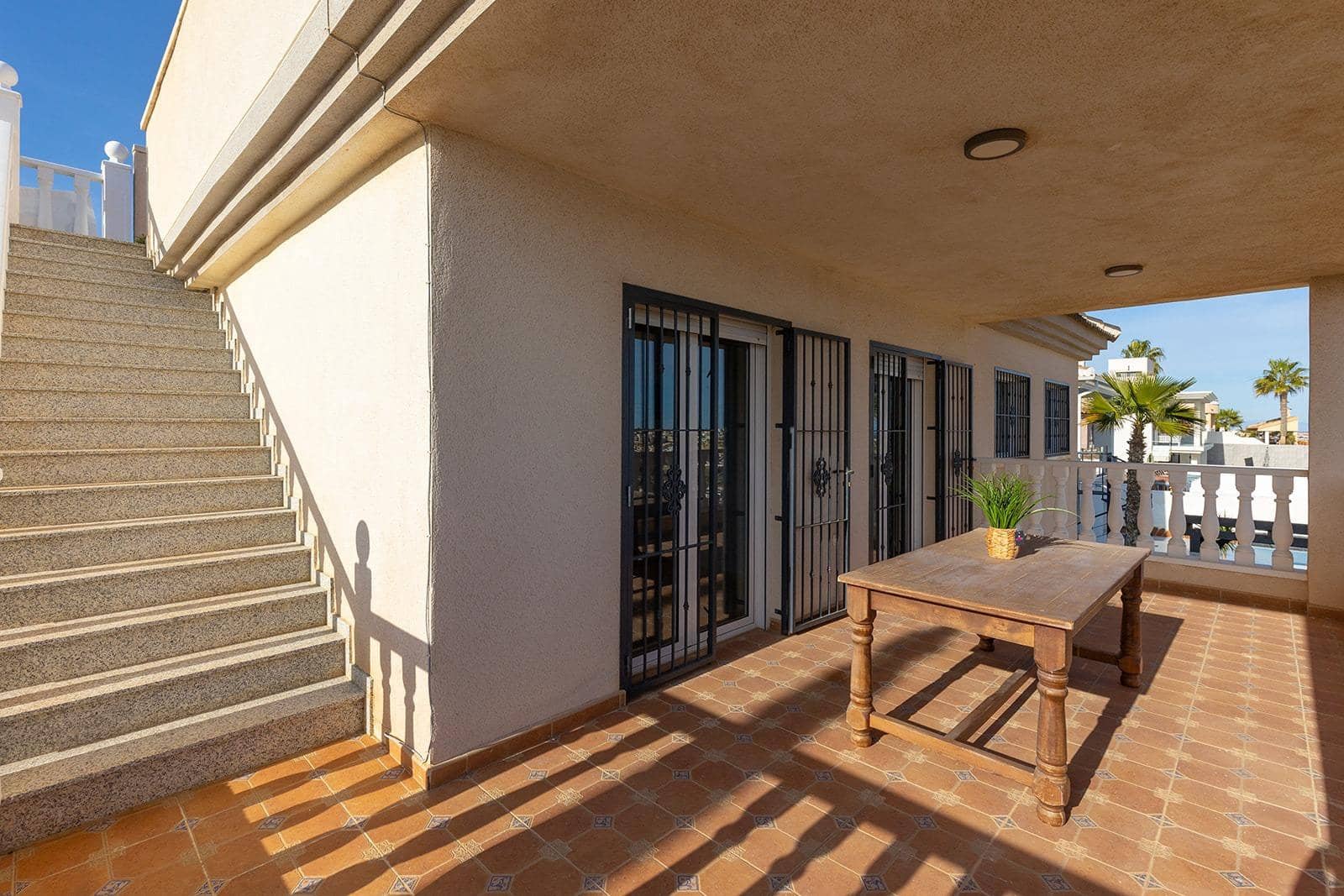 5 soveværelse Villa til salg i Rojales med swimmingpool - € 449.000 (Ref: 8752462)