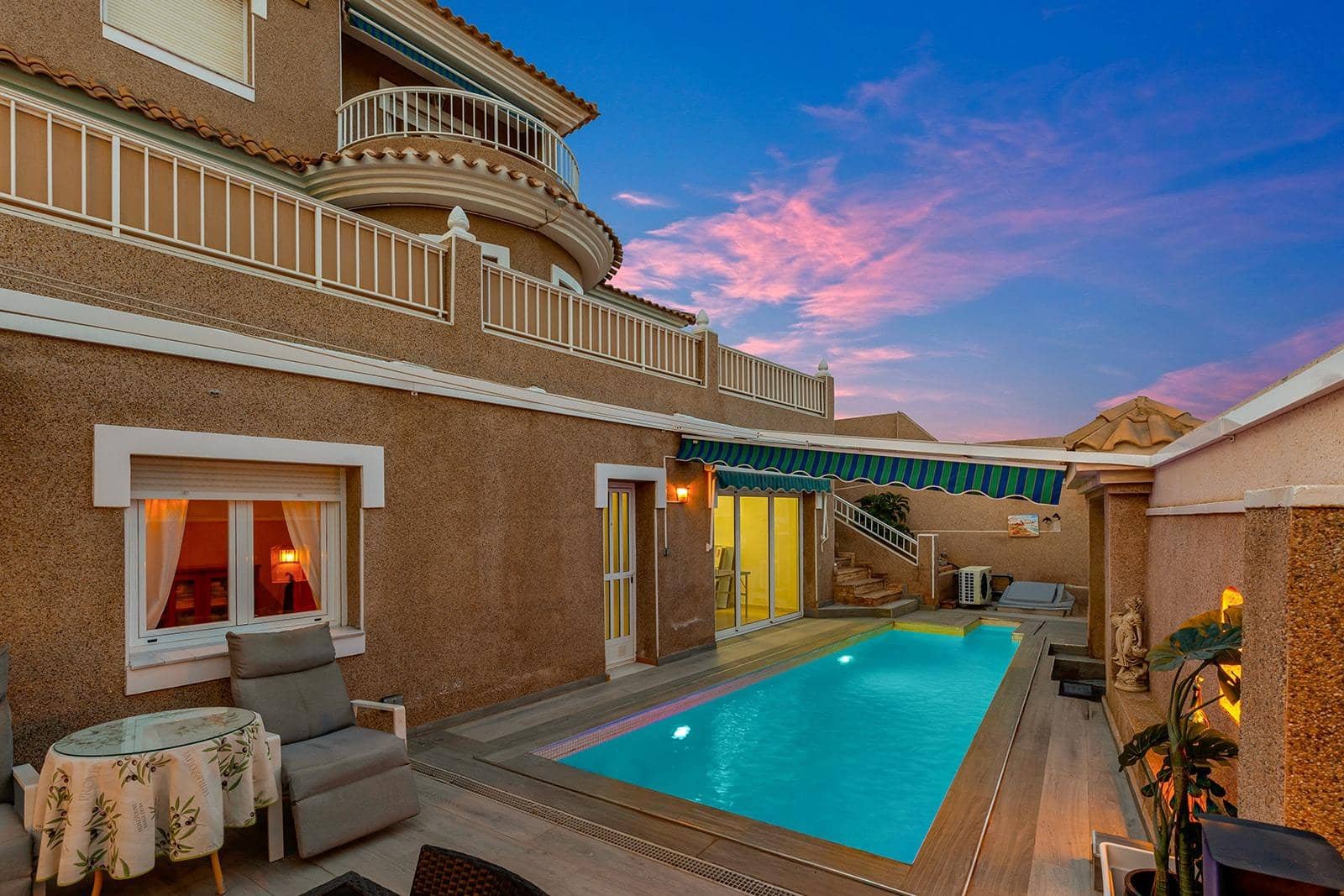 5 soveværelse Villa til salg i Torrevieja med swimmingpool - € 410.000 (Ref: 8841347)