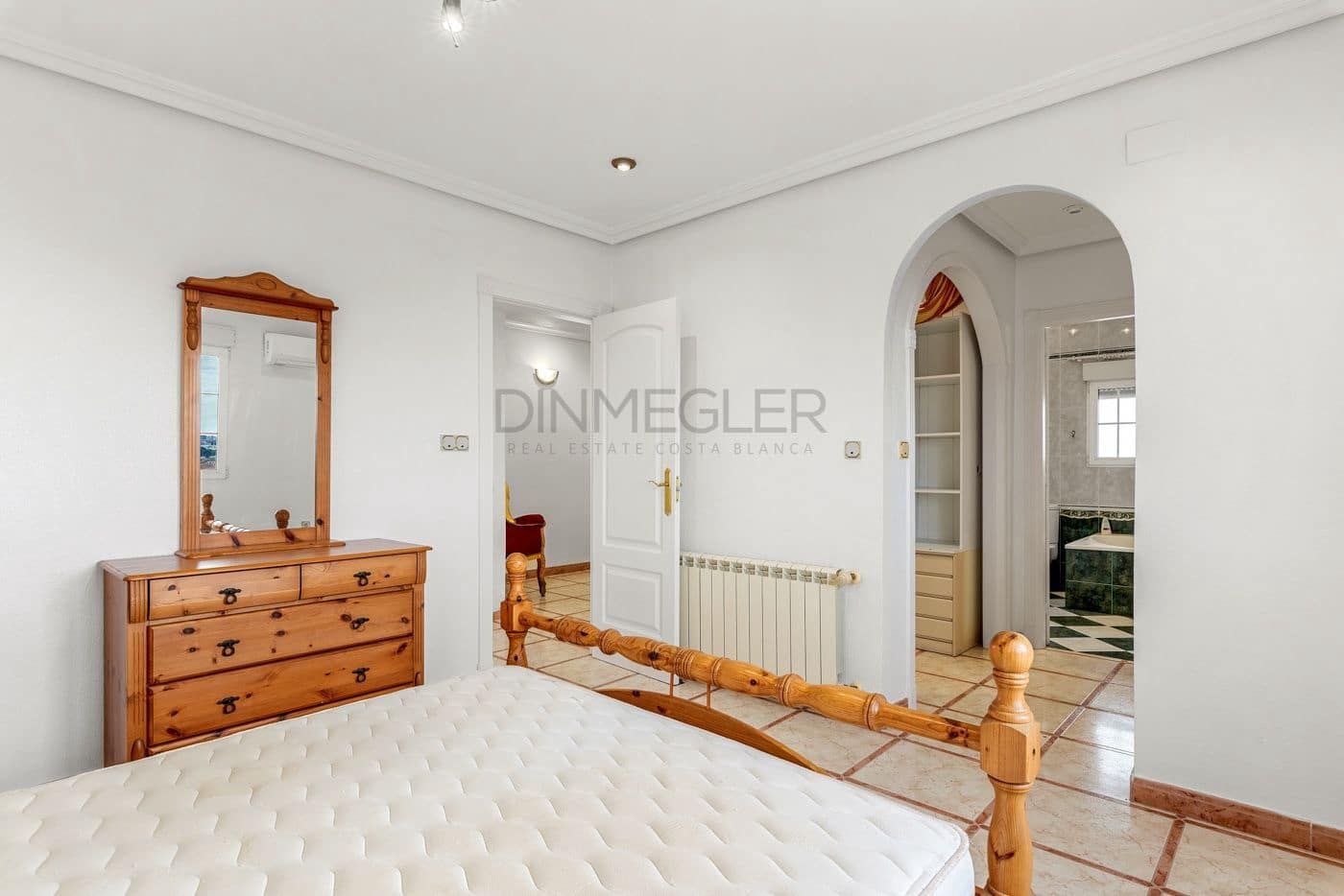 4 sovrum Villa till salu i Torrevieja med pool garage - 689 000 € (Ref: 8926609)