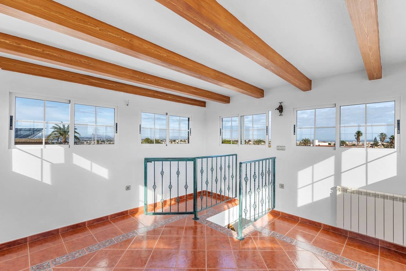 4 soveværelse Villa til salg i Torrevieja med swimmingpool garage - € 689.000 (Ref: 8926609)