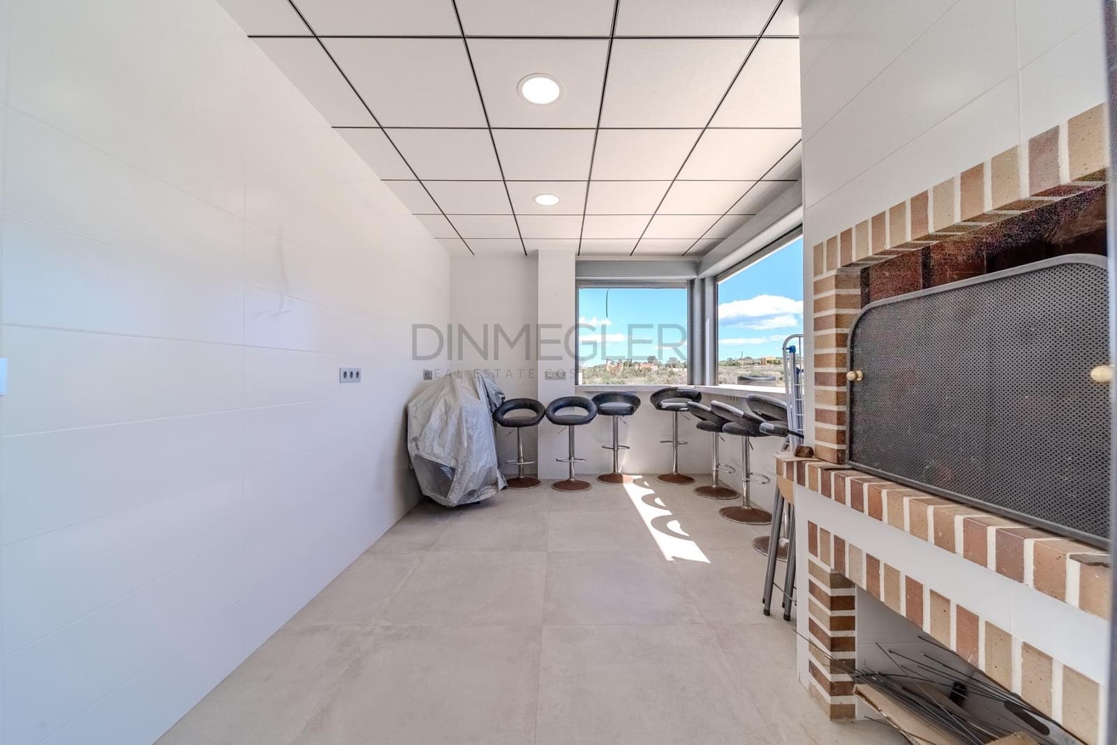 5 bedroom Villa for sale in La Marina with pool garage - € 990,000 (Ref: 8950654)