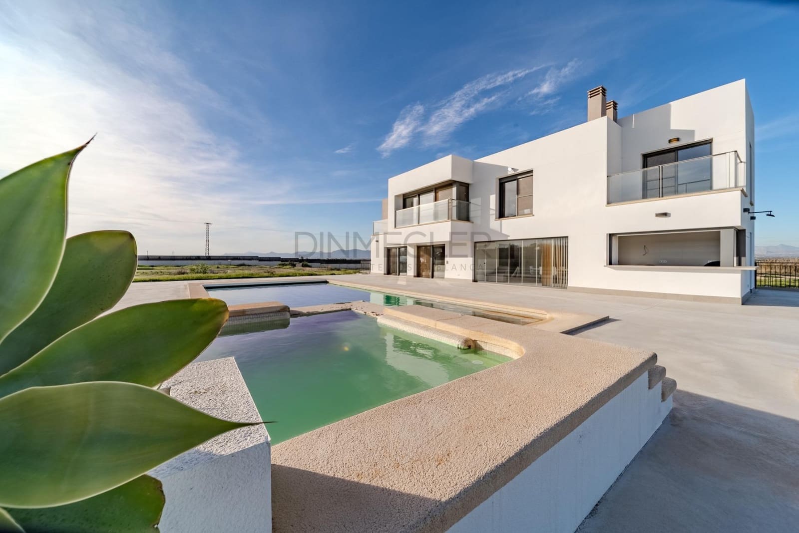5 bedroom Villa for sale in La Marina with pool garage - € 990,000 (Ref: 8950654)