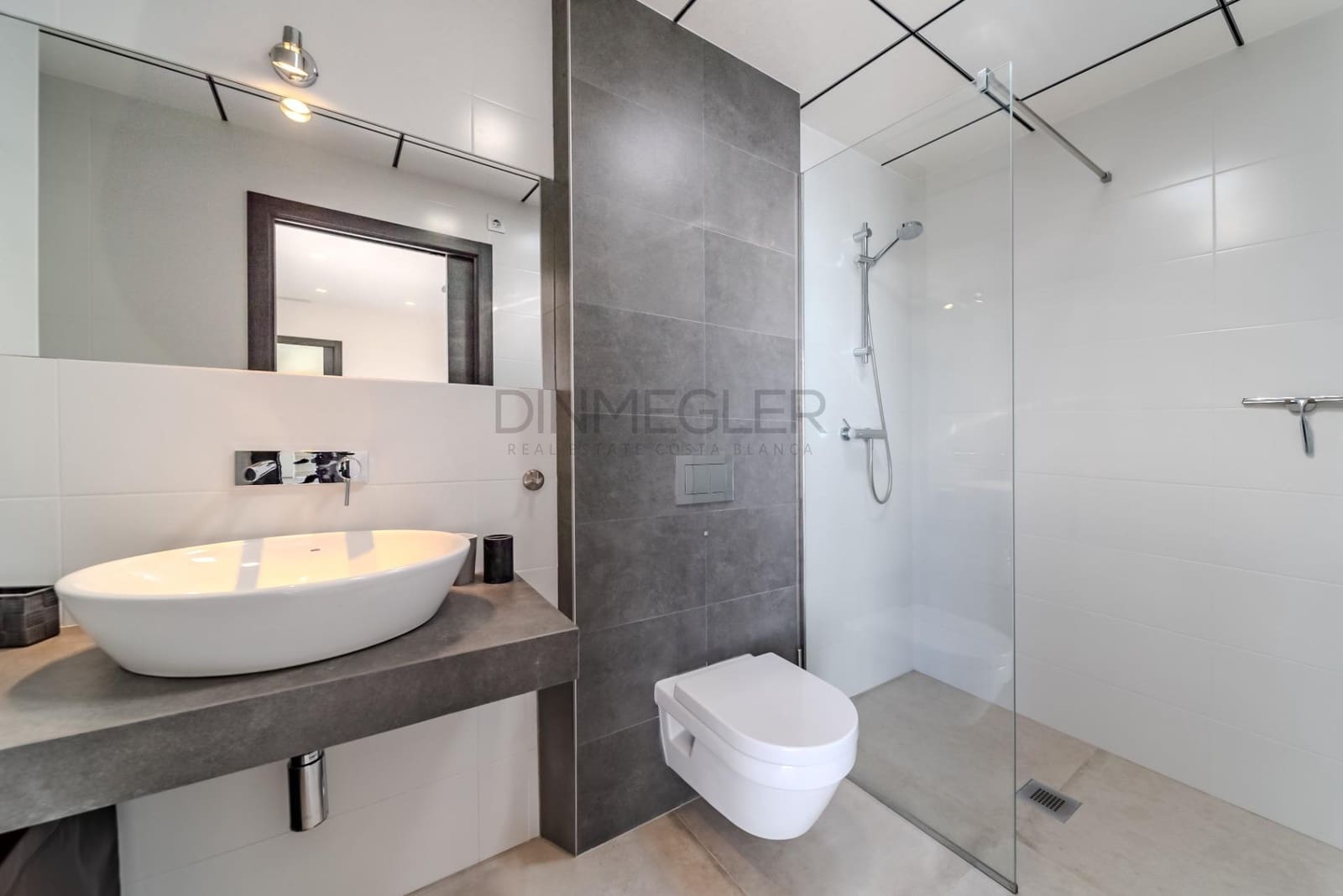 5 bedroom Villa for sale in La Marina with pool garage - € 990,000 (Ref: 8950654)