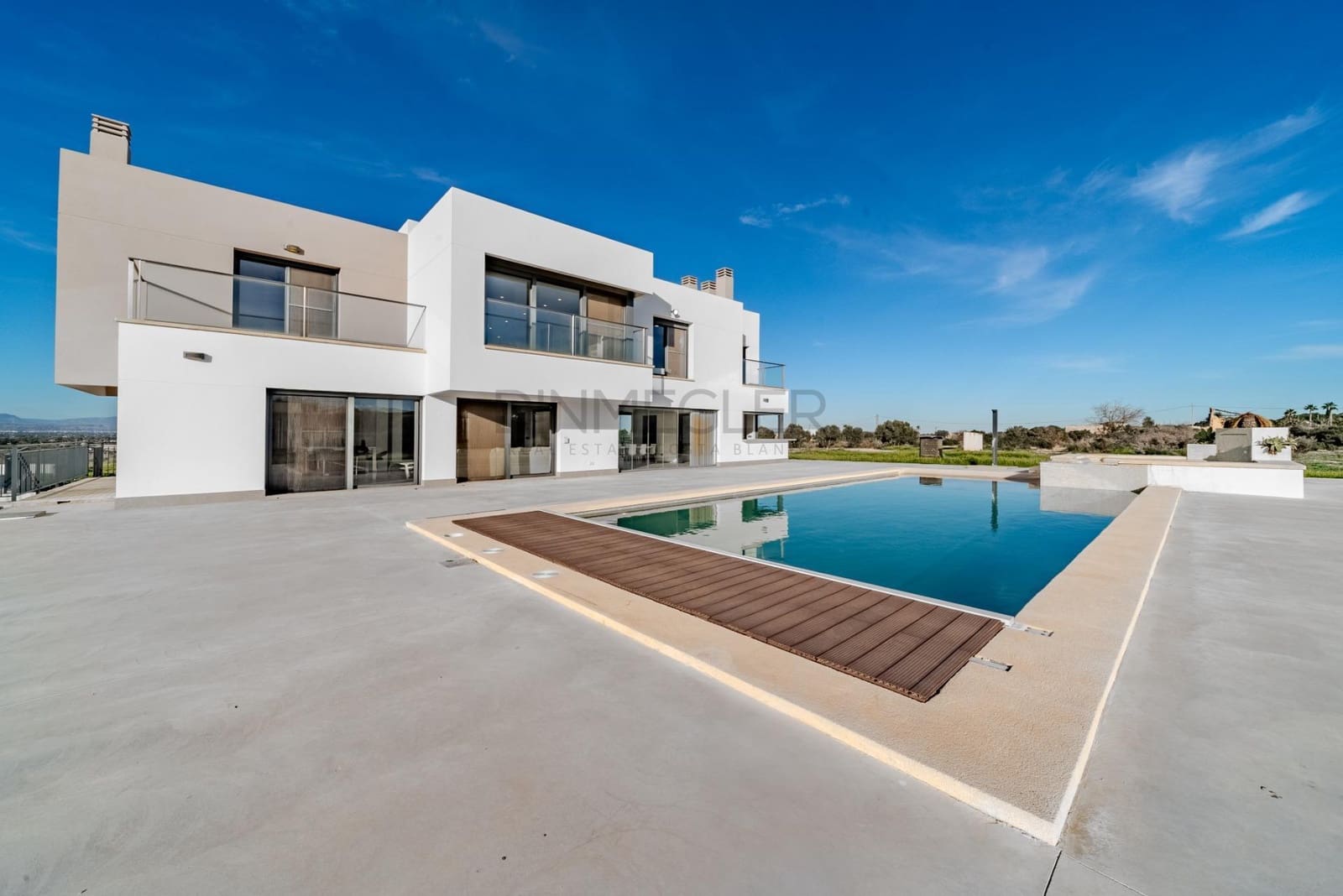 5 bedroom Villa for sale in La Marina with pool garage - € 990,000 (Ref: 8950654)