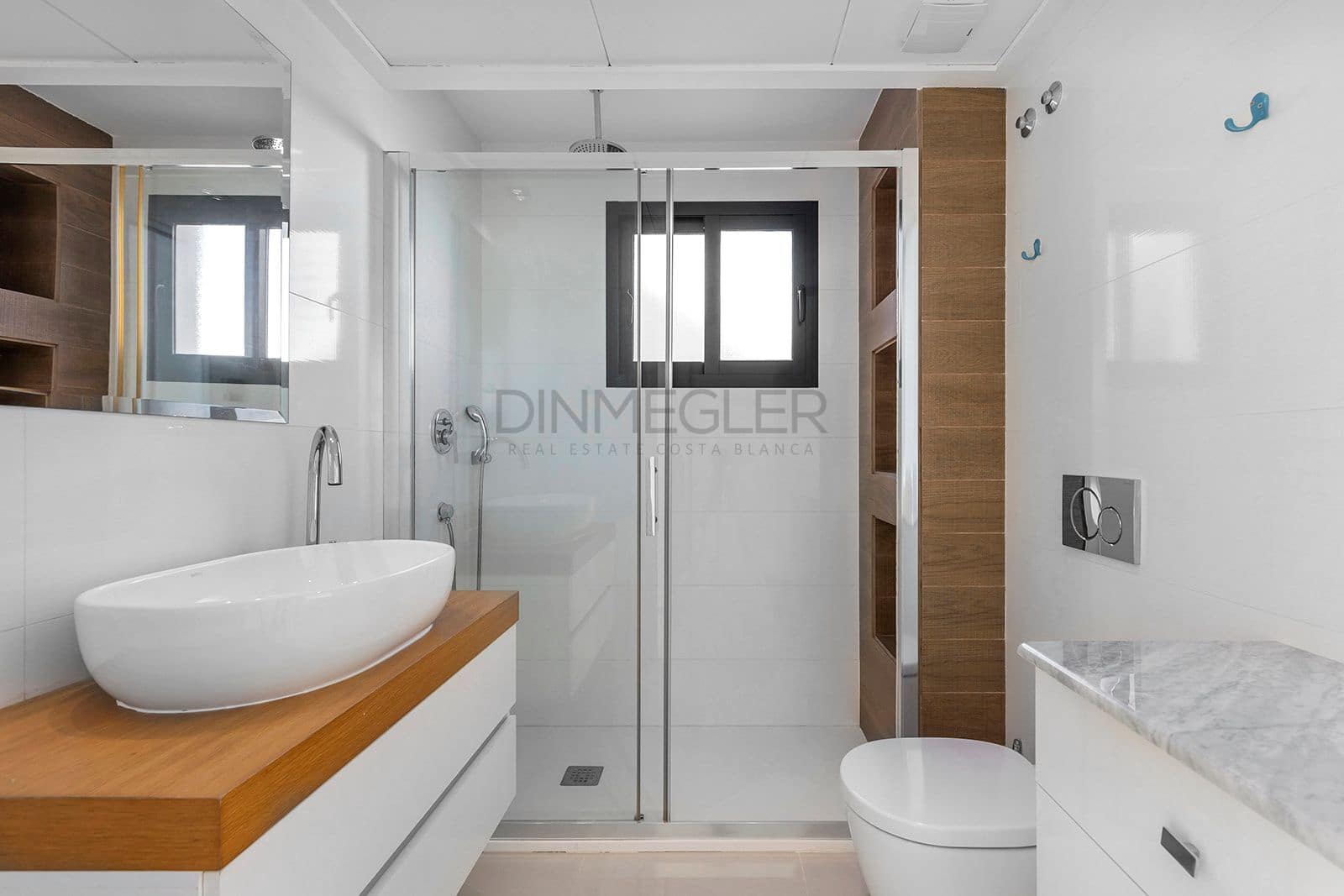 5 bedroom Villa for sale in La Zenia with pool - € 895,000 (Ref: 9007602)