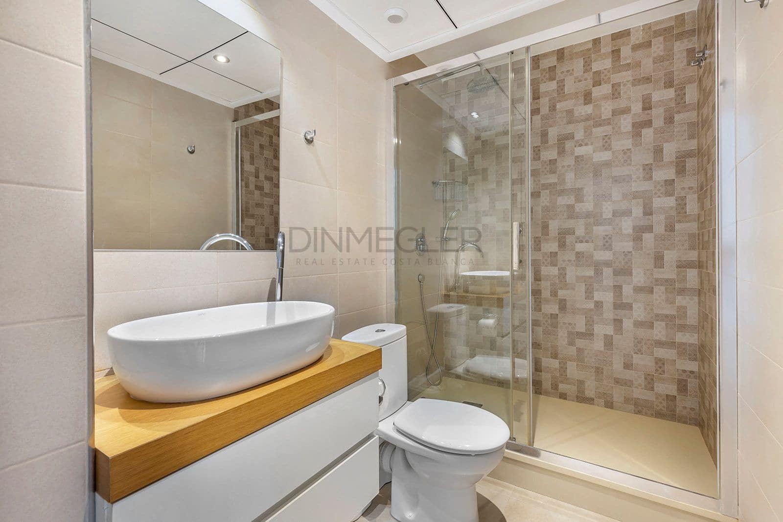 5 bedroom Villa for sale in La Zenia with pool - € 895,000 (Ref: 9007602)