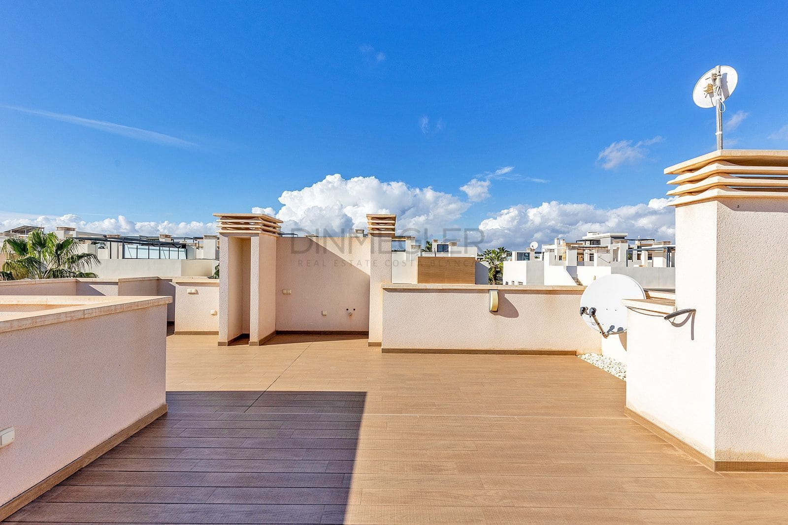 5 bedroom Villa for sale in La Zenia with pool - € 895,000 (Ref: 9007602)