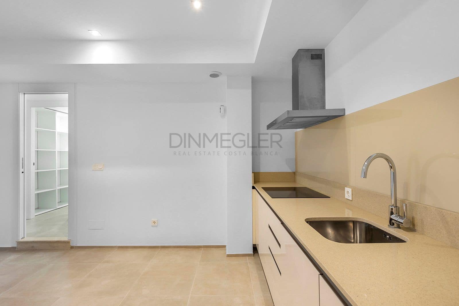 5 bedroom Villa for sale in La Zenia with pool - € 895,000 (Ref: 9007602)