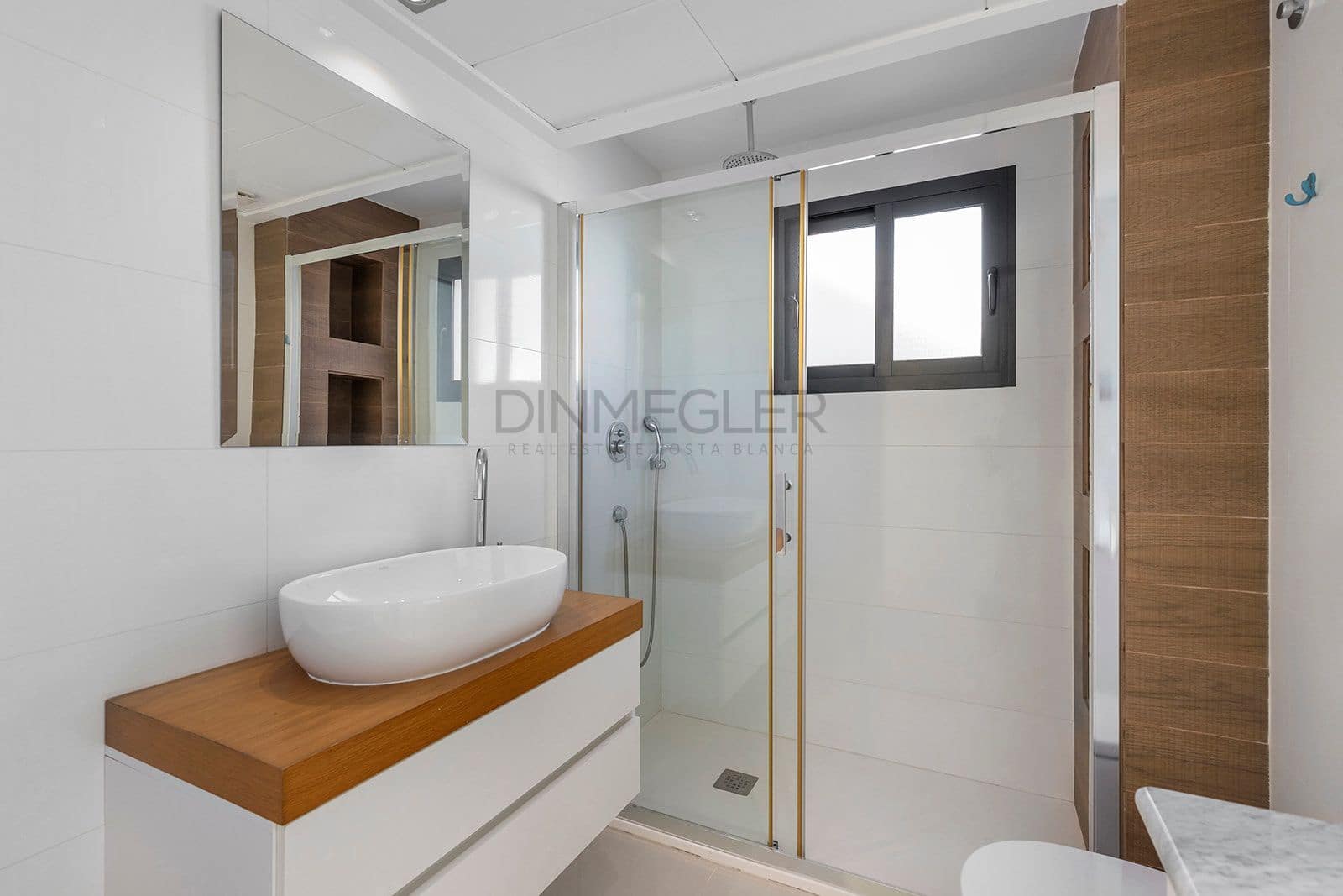 5 bedroom Villa for sale in La Zenia with pool - € 895,000 (Ref: 9007602)