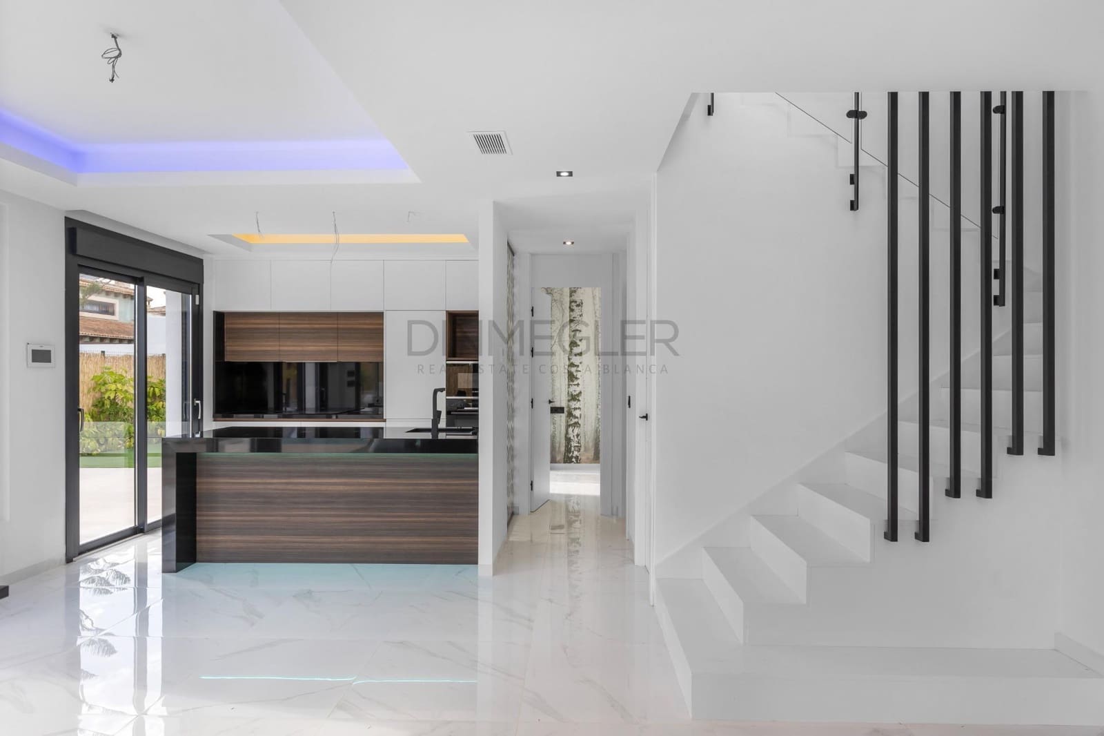 3 chambre Villa/Maison à vendre à Torrevieja avec piscine - 800 000 € (Ref: 9042146)