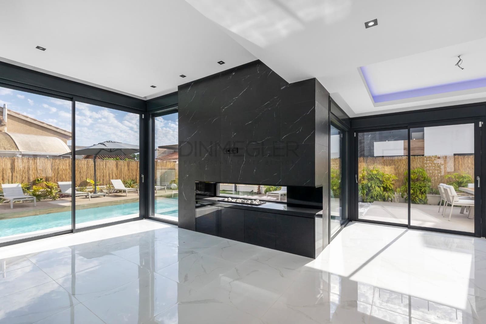 3 chambre Villa/Maison à vendre à Torrevieja avec piscine - 800 000 € (Ref: 9042146)