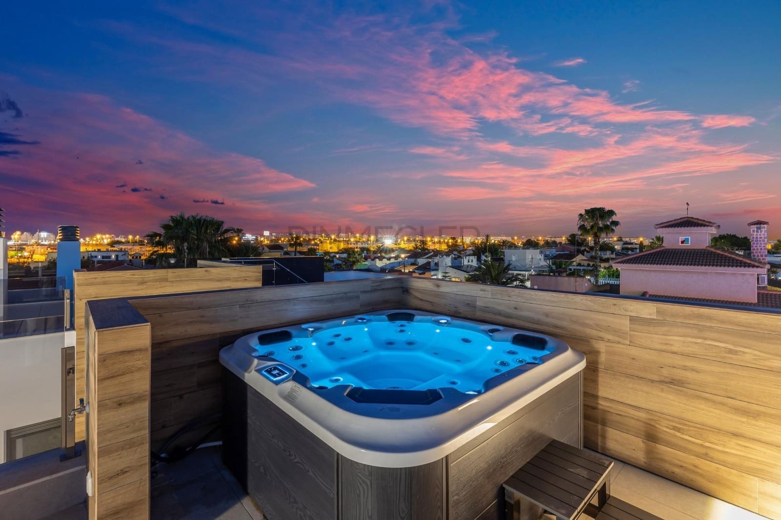 3 chambre Villa/Maison à vendre à Torrevieja avec piscine - 800 000 € (Ref: 9042146)