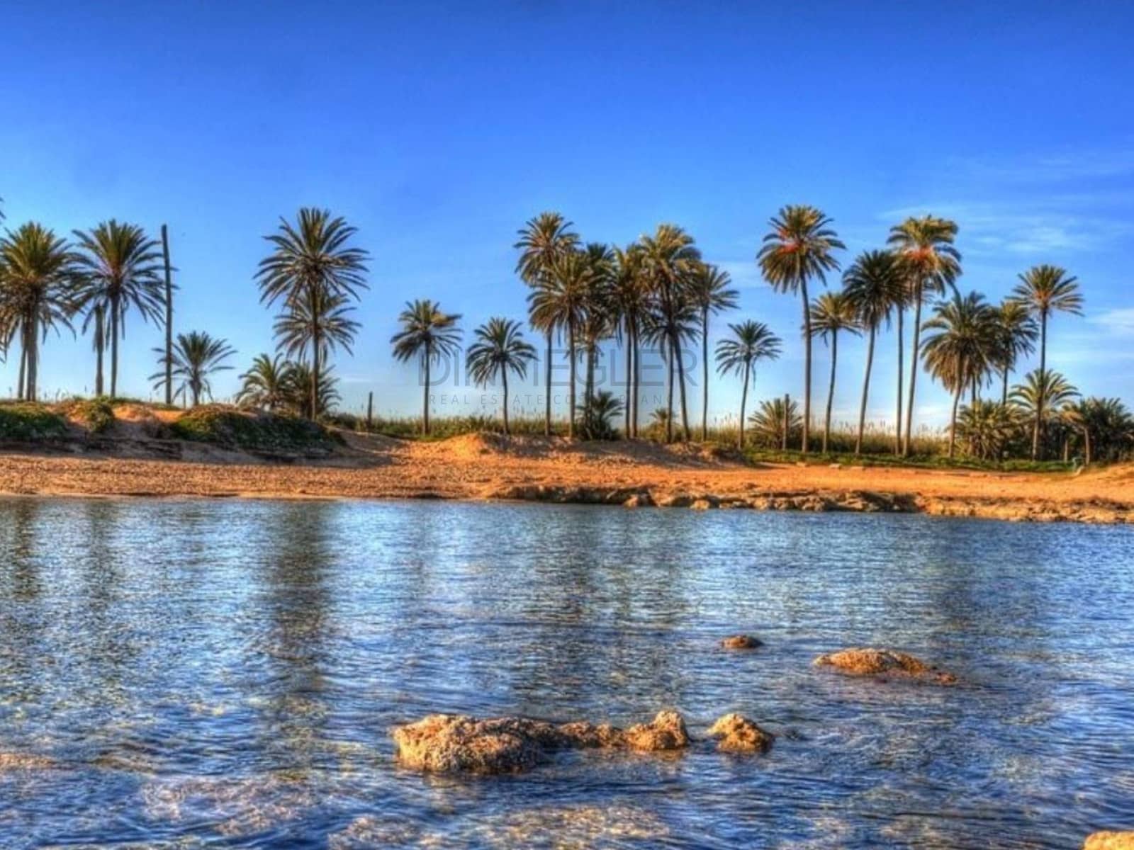 3 sypialnia Penthouse na sprzedaż w Torrevieja z basenem - 464 000 € (Ref: 9107618)