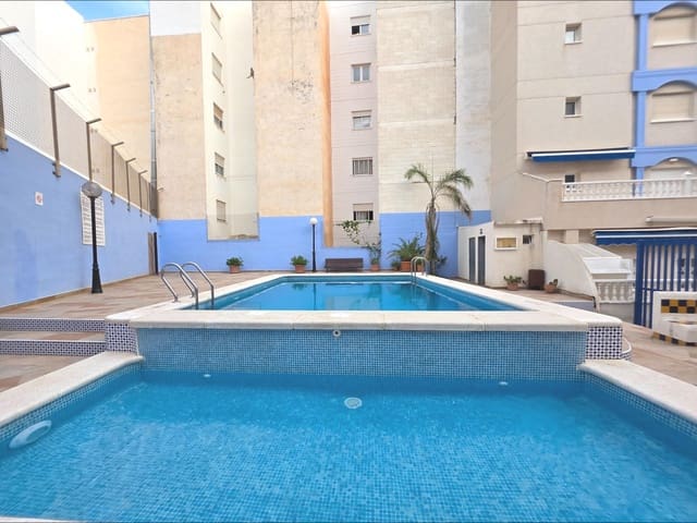 2 slaapkamer Appartement te huur in Centro, Torrevieja met zwembad - € 850 (Ref: 9264426)