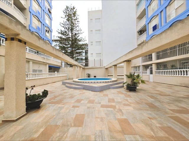 2 slaapkamer Appartement te huur in Centro, Torrevieja met zwembad - € 850 (Ref: 9264426)