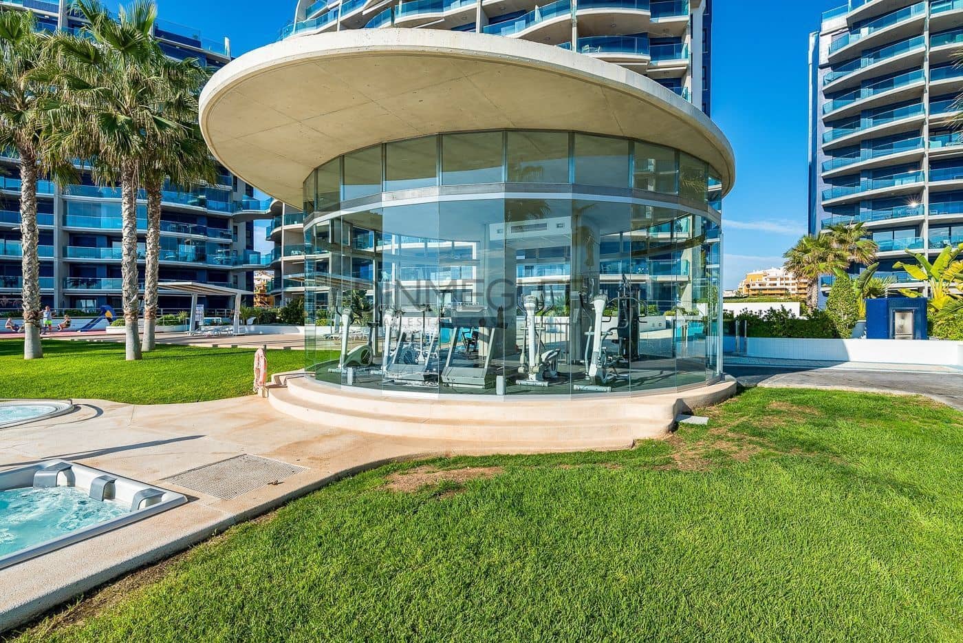 2 soverom Leilighet til salgs i Punta Prima med svømmebasseng - € 420 000 (Ref: 9282125)