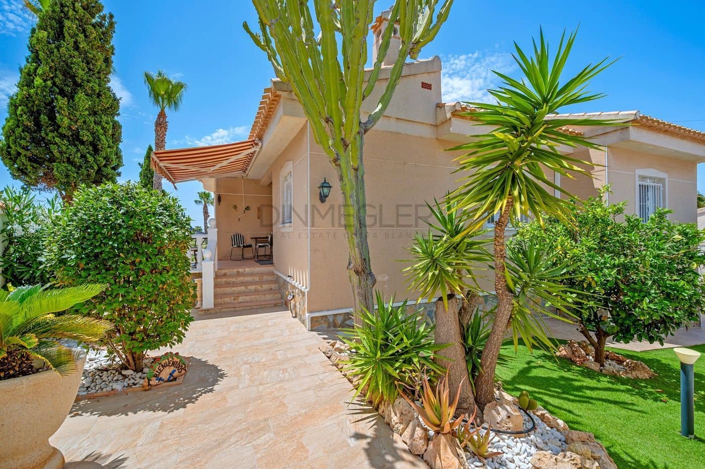 3 sypialnia Willa na sprzedaż w Ciudad Quesada z basenem - 460 000 € (Ref: 9310839)