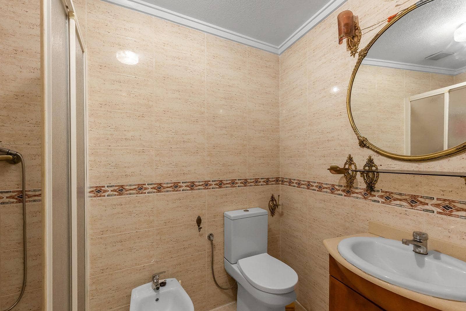 Apartamento de 3 habitaciones en Torrevieja en venta - 160.000 € (Ref: 9317803)