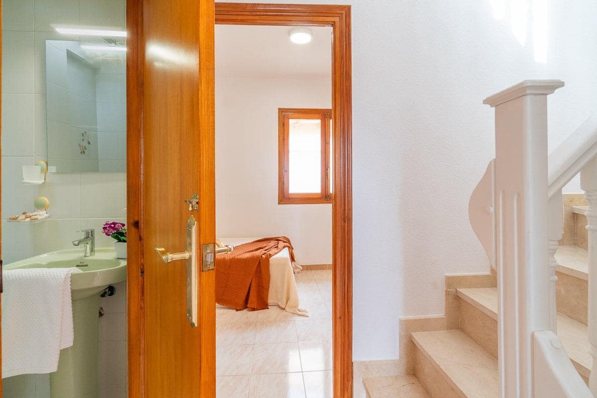 2 sovrum Lägenhet till salu i Torrevieja med pool - 139 000 € (Ref: 9317805)