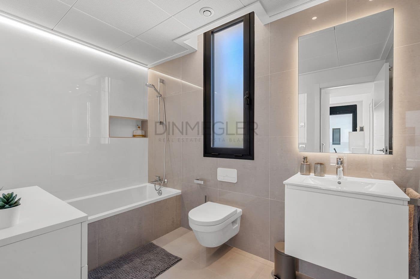 4 sypialnia Willa na sprzedaż w Guardamar del Segura z basenem - 1 390 000 € (Ref: 9326402)