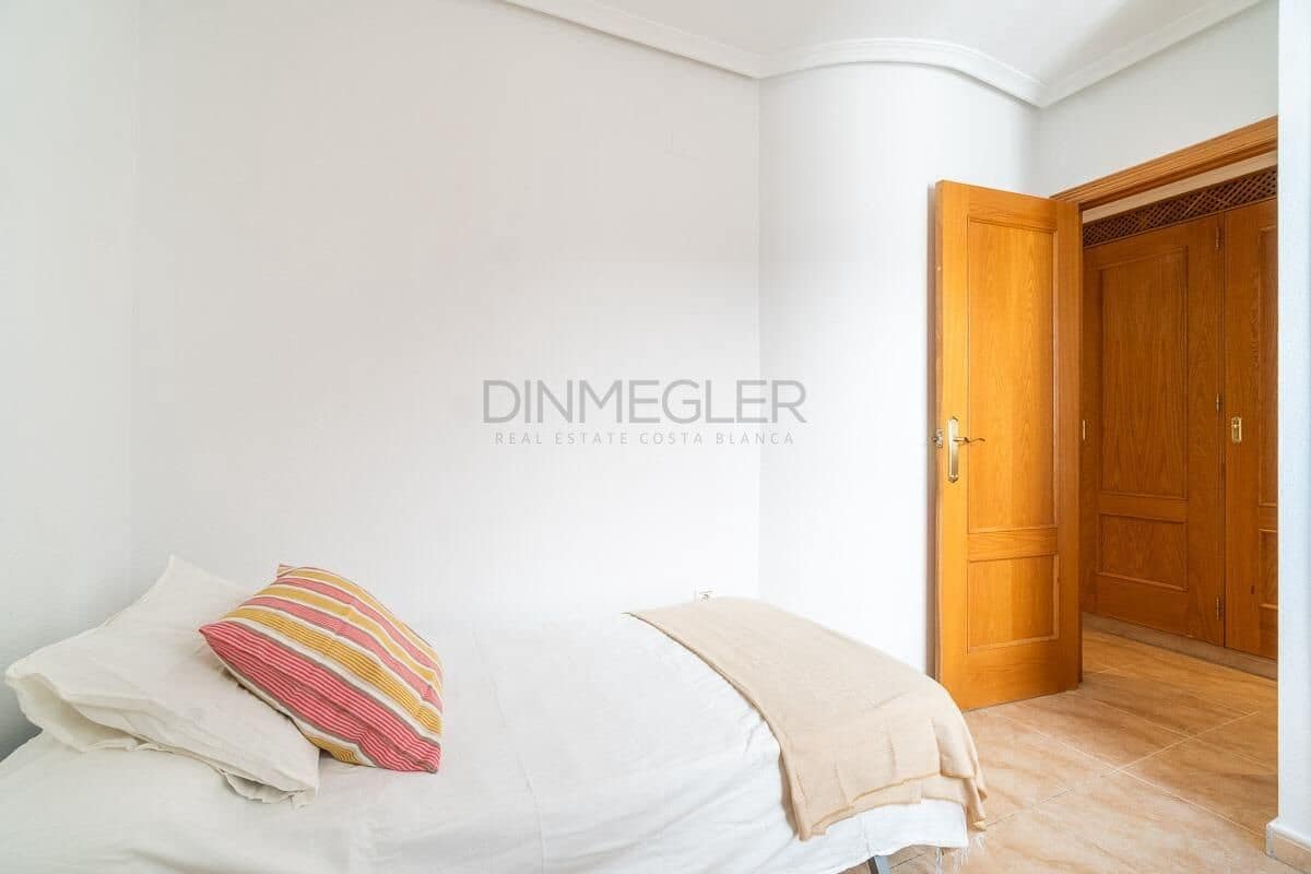 3 soveværelse Lejlighed til salg i Torrevieja - € 195.000 (Ref: 9437702)