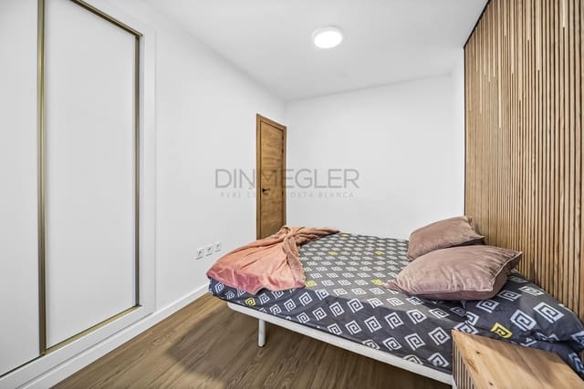 2 bedroom Apartment for sale in Torrevieja with pool - € 173,000 (Ref: 9450225)