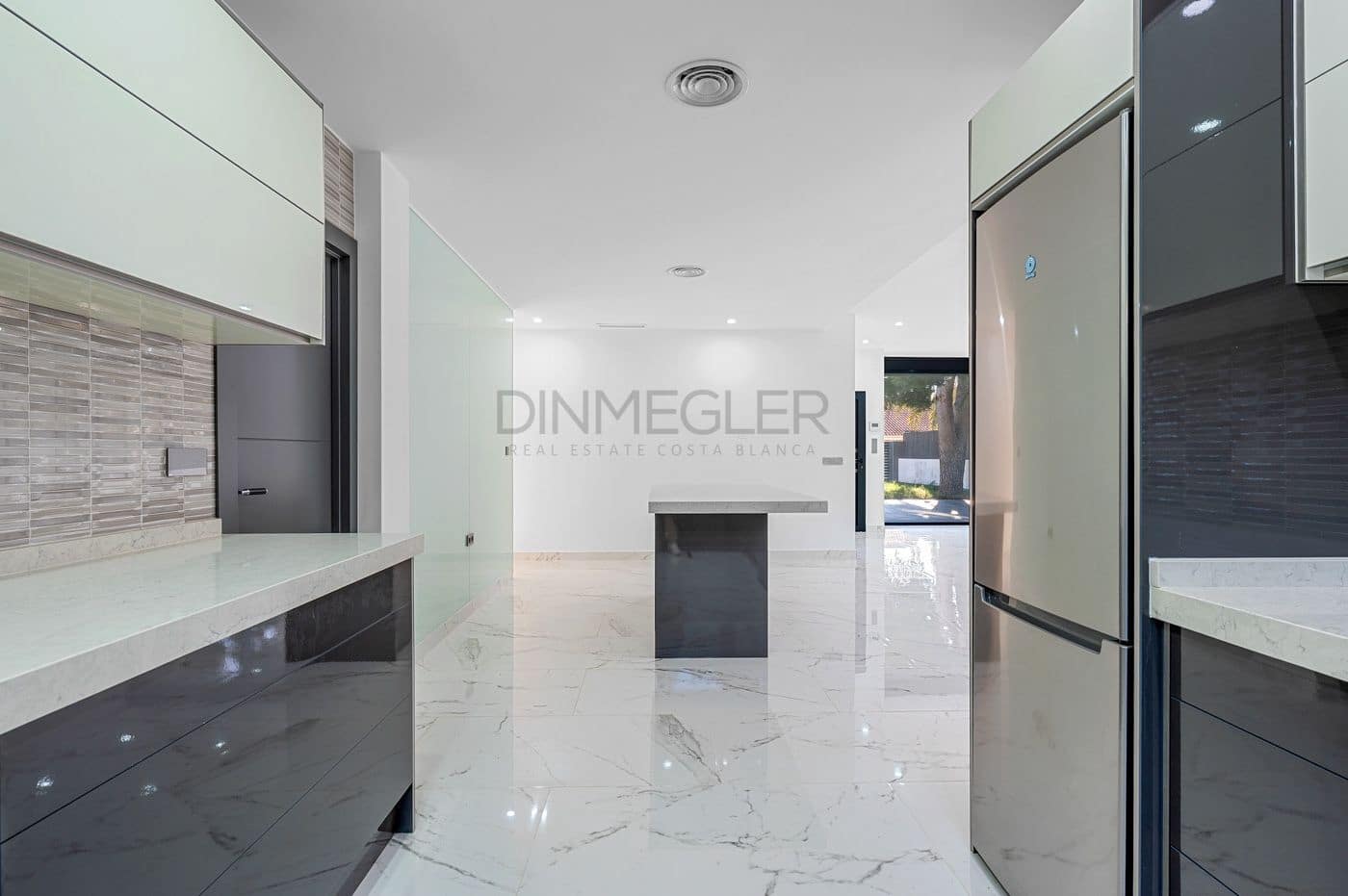 4 sovrum Villa till salu i Campoamor med pool garage - 1 100 000 € (Ref: 9450226)