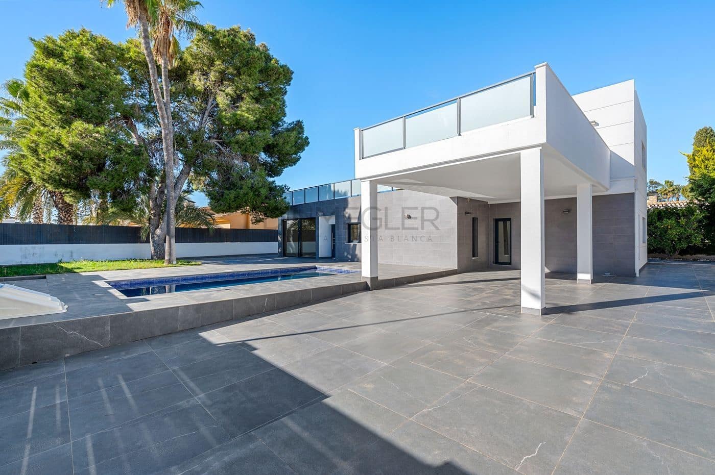 4 sovrum Villa till salu i Campoamor med pool garage - 1 100 000 € (Ref: 9450226)